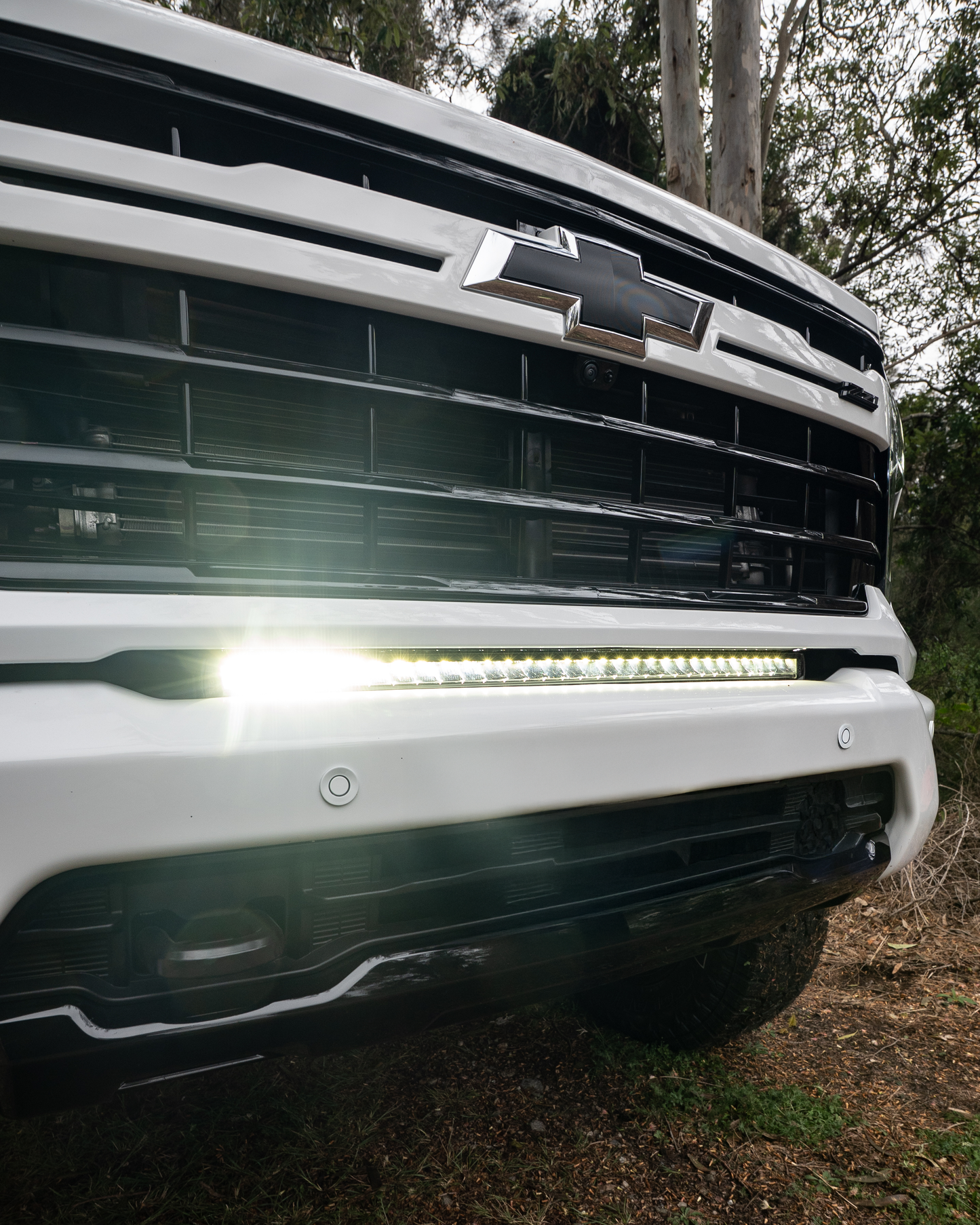 Silverado 2500HD Under-Grille LED Light Bar Kit