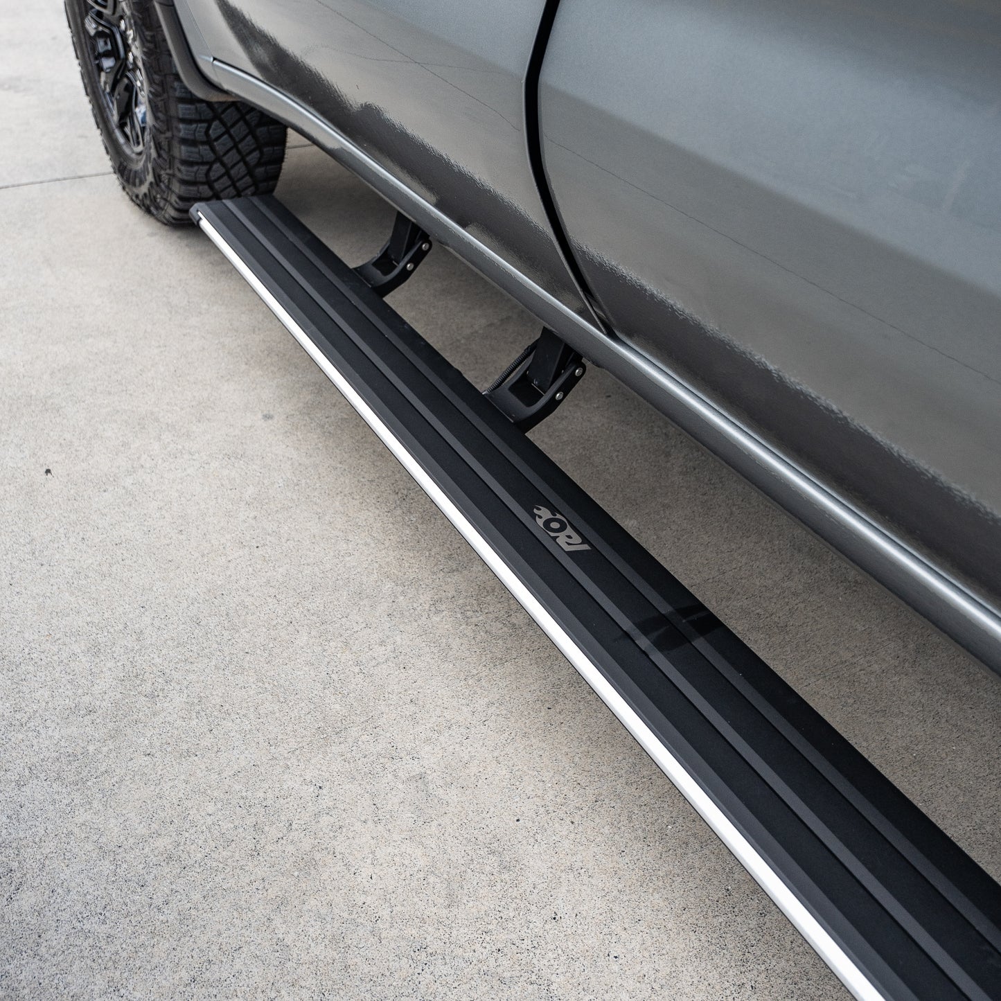 Offroad Industries Electric Steps (Chevy Silverado ZR2 & LTZ 2023-on)